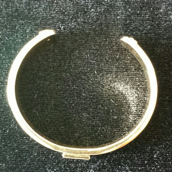 ⬇️$40 NWT CWonder Color Jade/Gold Bangle Bracelet - Picture 4 of 8