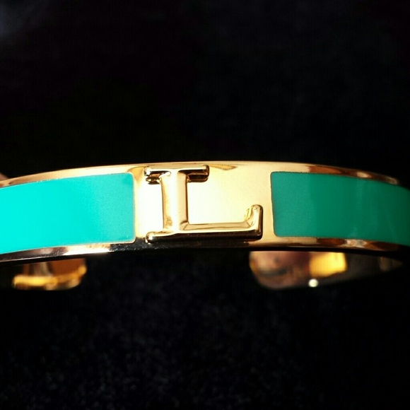 ⬇️$40 NWT CWonder Color Jade/Gold Bangle Bracelet - Picture 5 of 8