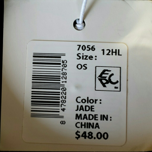 ⬇️$40 NWT CWonder Color Jade/Gold Bangle Bracelet - Picture 6 of 8