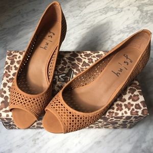 NWT fsny (French Sole NY) Necessary Wedge Shoe 8.5