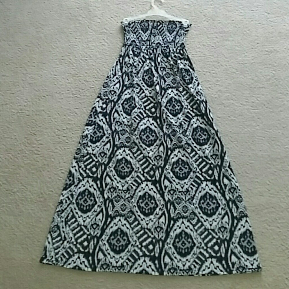 Dress - Picture 2 of 2