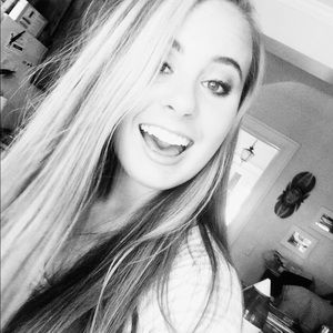 Meet your Posher, Christiane