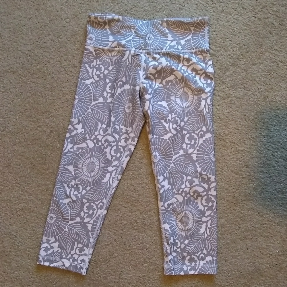 Lululemon athletica workout capri pants