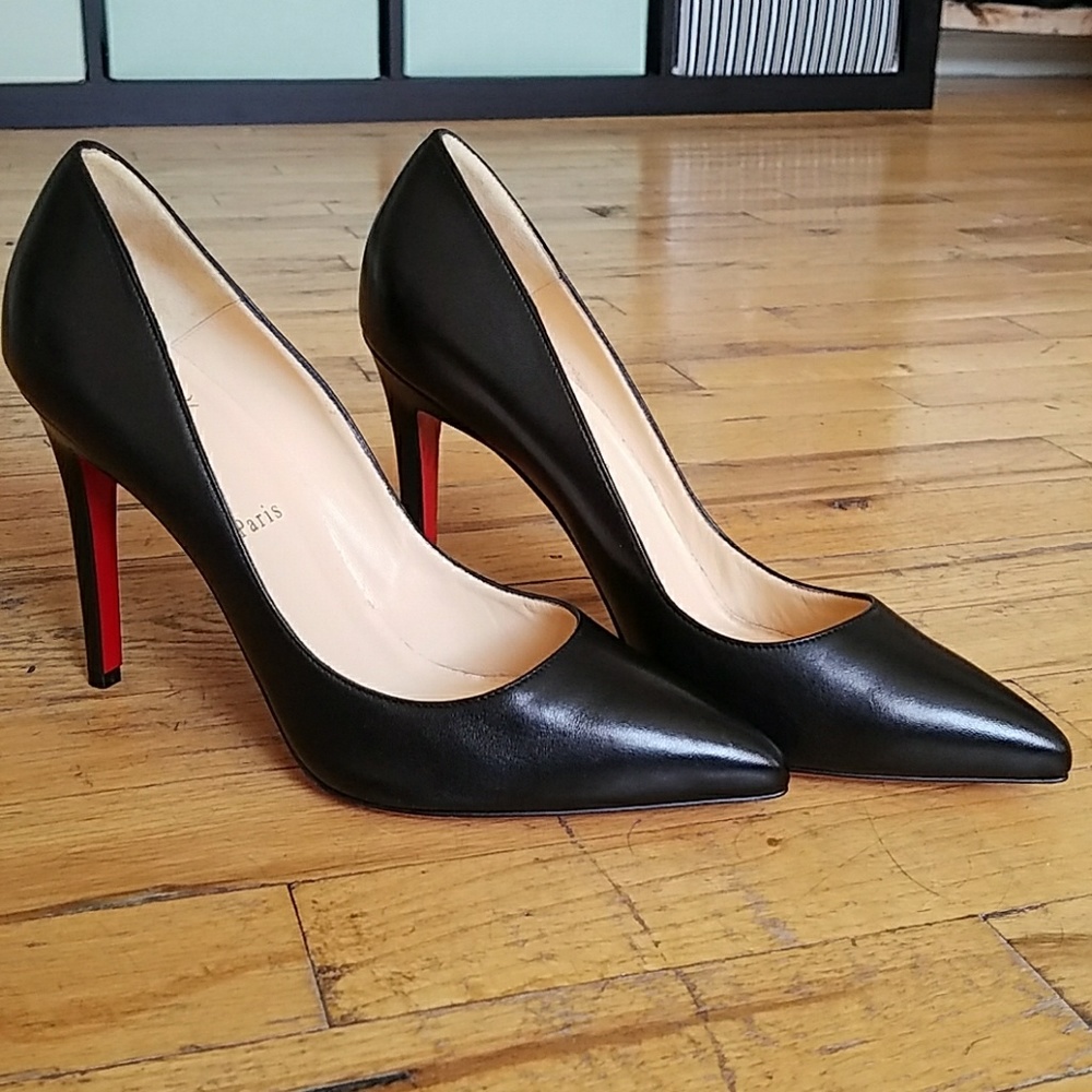New LOUBOUTIN Apostrophy Pumps