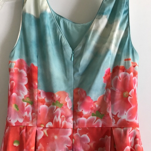 ✨HP Closet Crush 9.28.17✨Flowery dress - Picture 3 of 5