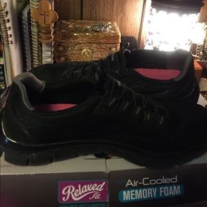 Skechers tennis shoes