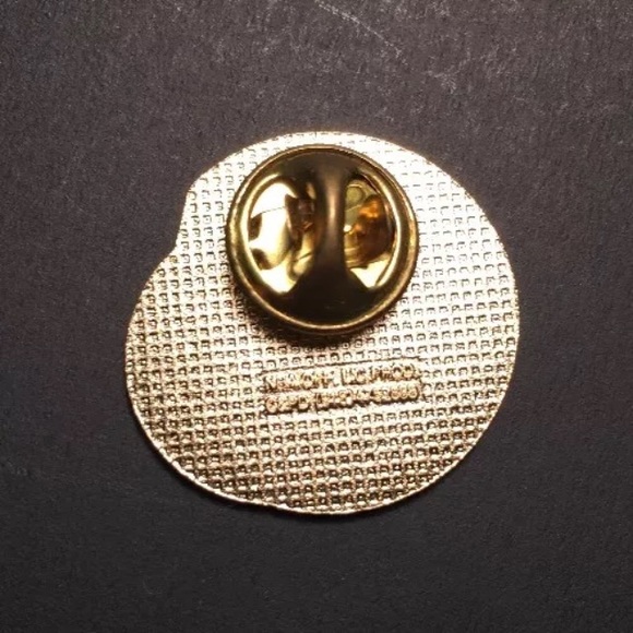 Vintage 80's Houston Rockets Enamel Pin RARE - Picture 2 of 5