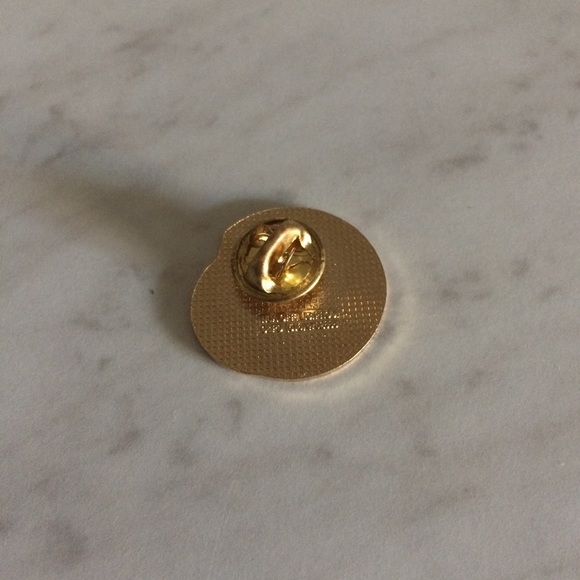 Vintage 80's Houston Rockets Enamel Pin RARE - Picture 4 of 5