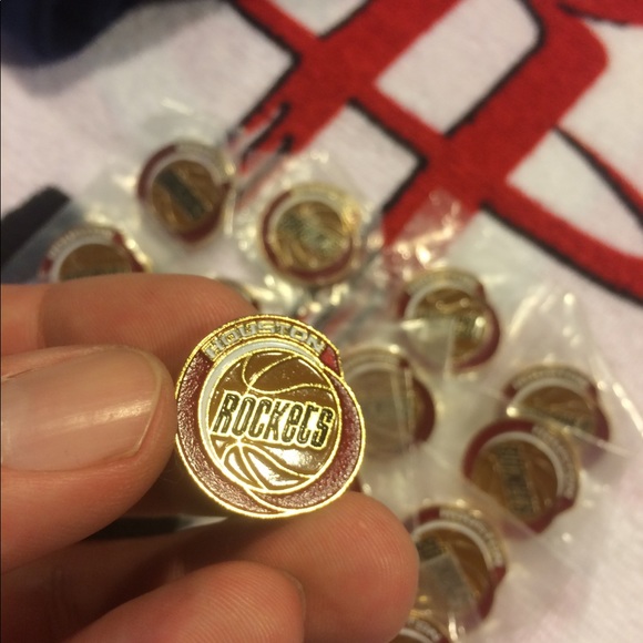 Vintage 80's Houston Rockets Enamel Pin RARE - Picture 5 of 5