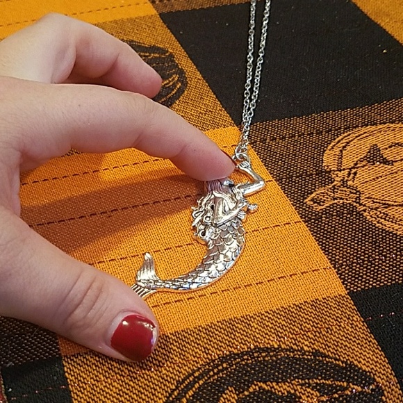 New mermaid necklace - Picture 3 of 5