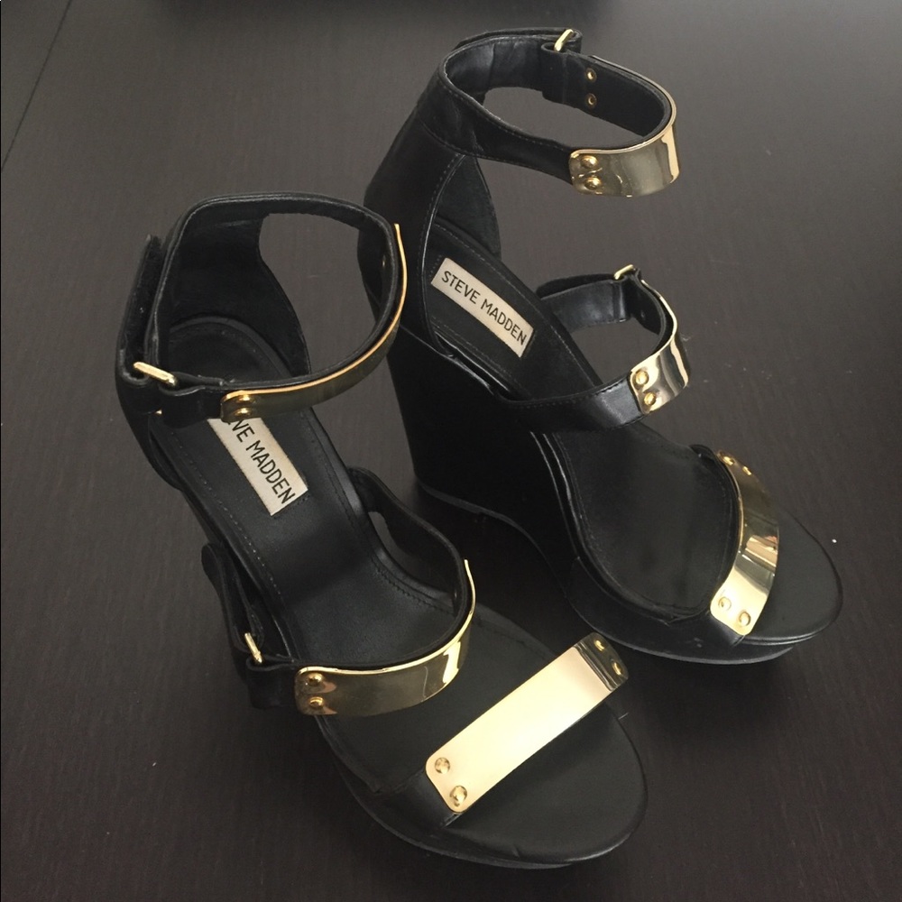 Black and gold Steve Madden platform heels