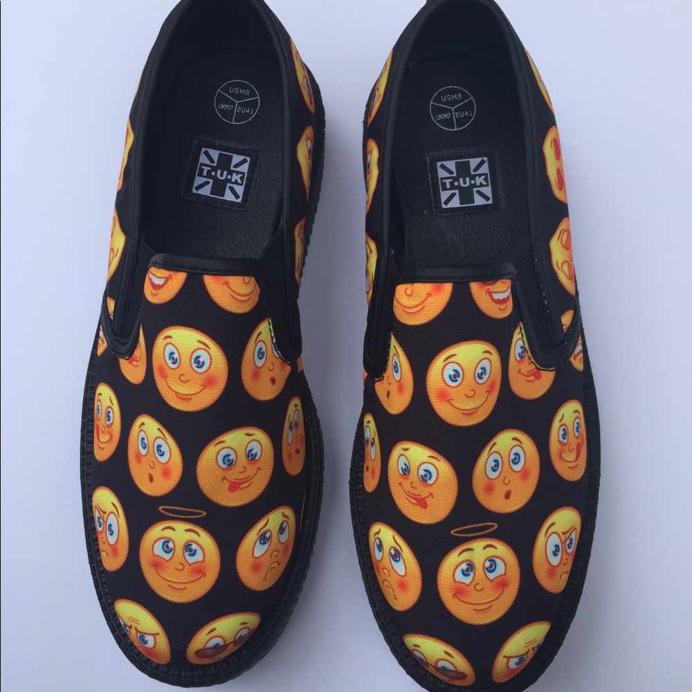 T U K slip-on
