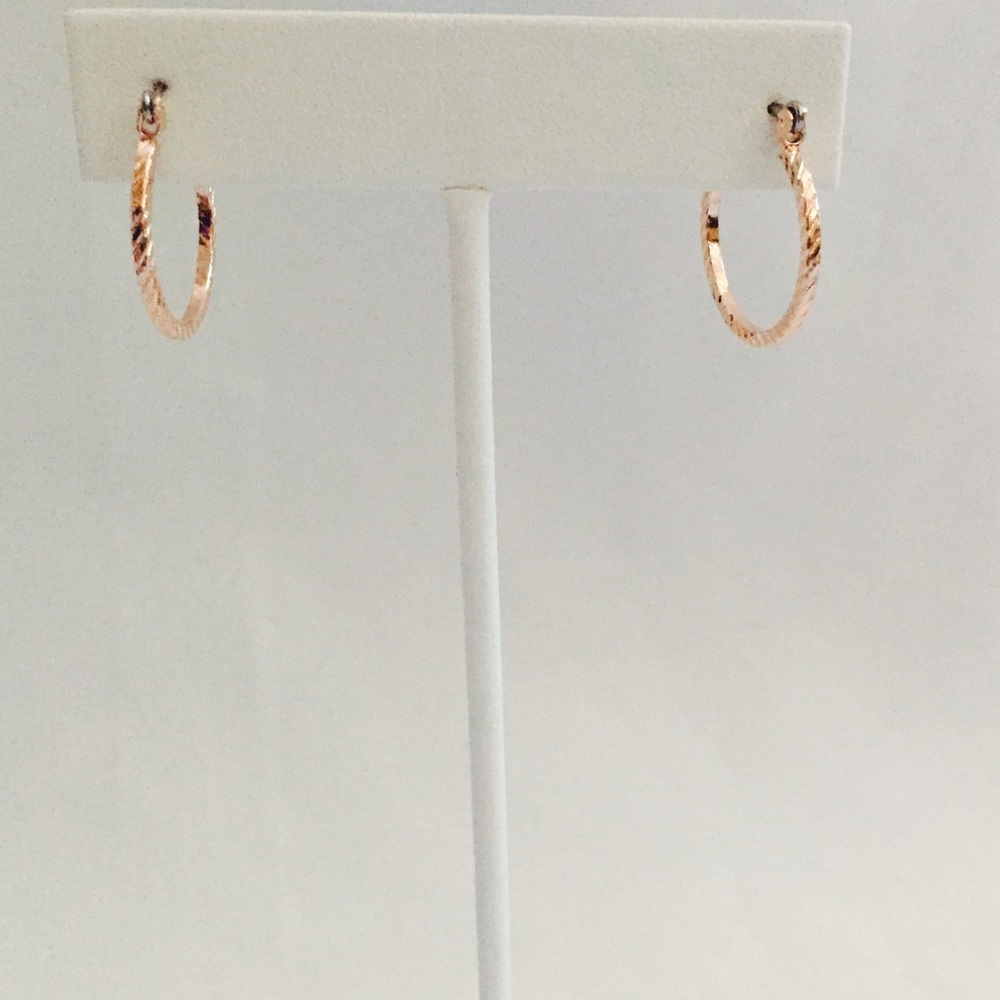 🌟 14 KT Rose Gold Small Ridged Hoop Earring 🌟 - Picture 3 of 3