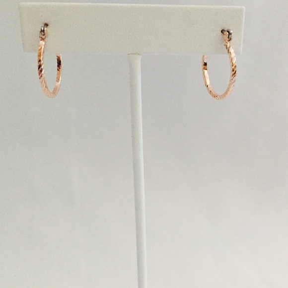 🌟 14 KT Rose Gold Small Ridged Hoop Earring 🌟 - Picture 3 of 3