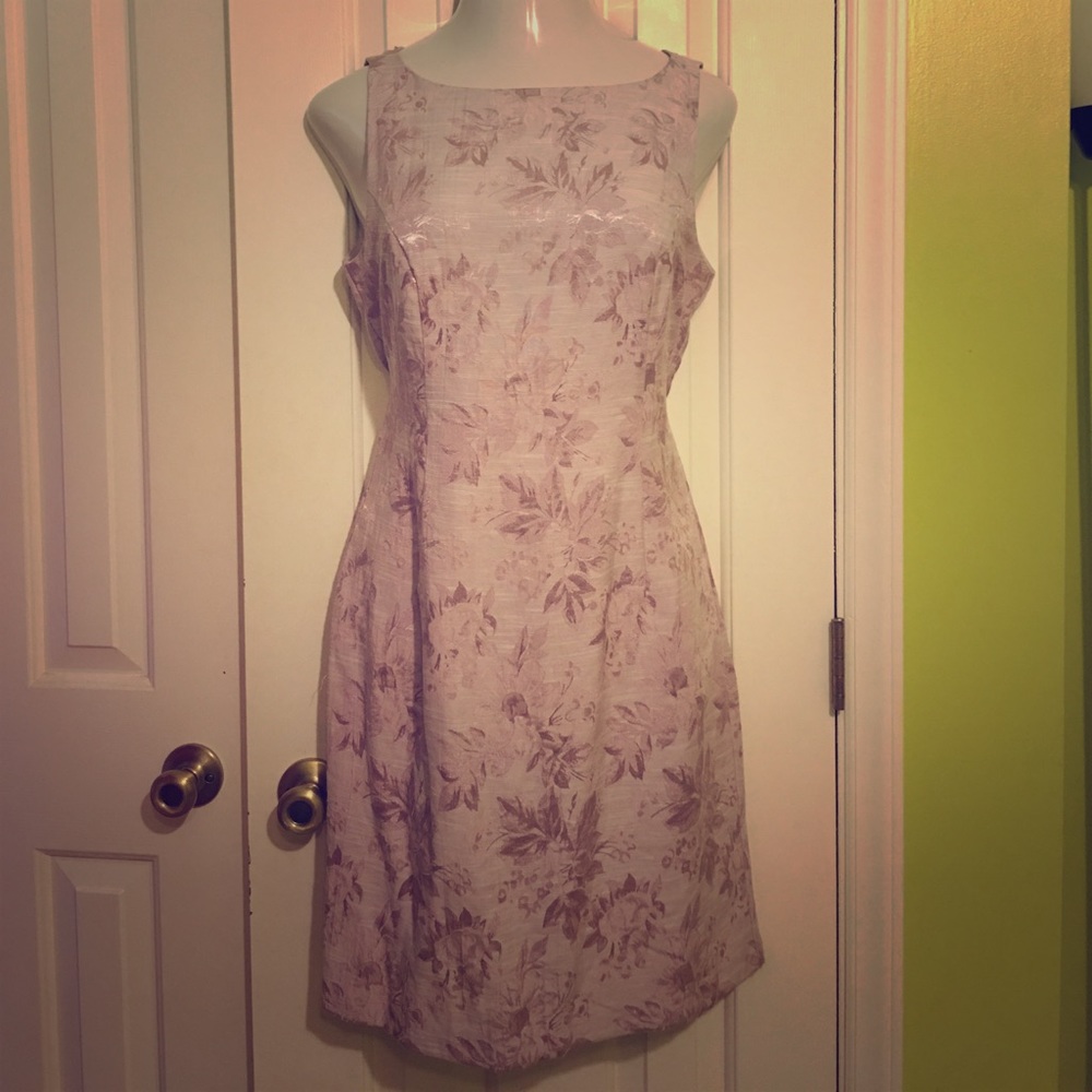 Light rose/lavender sleeveless dress