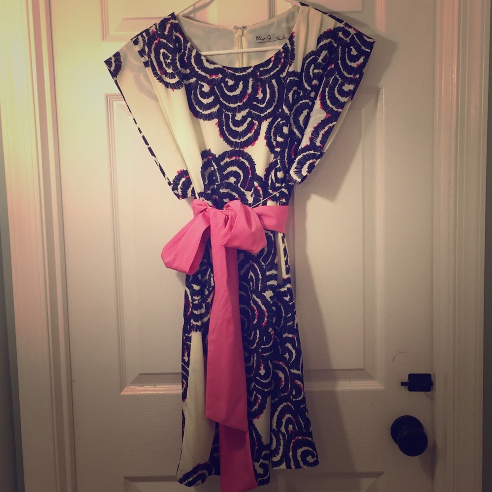 Adorable Eliza J cocktail dress