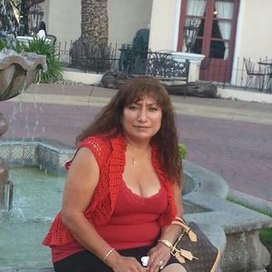 Meet your Posher, Elena