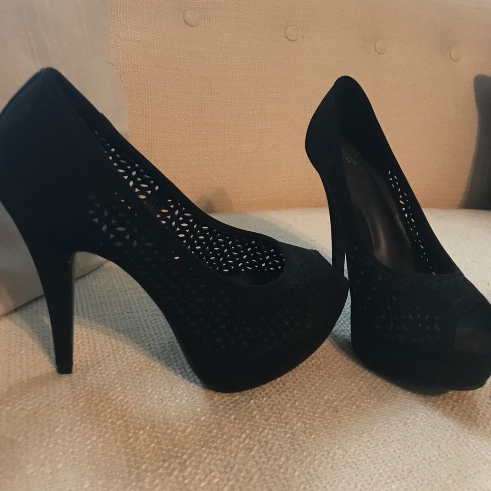 Apt 9 peep toe heels