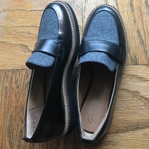 Clarks Women Loafers US 6.5
