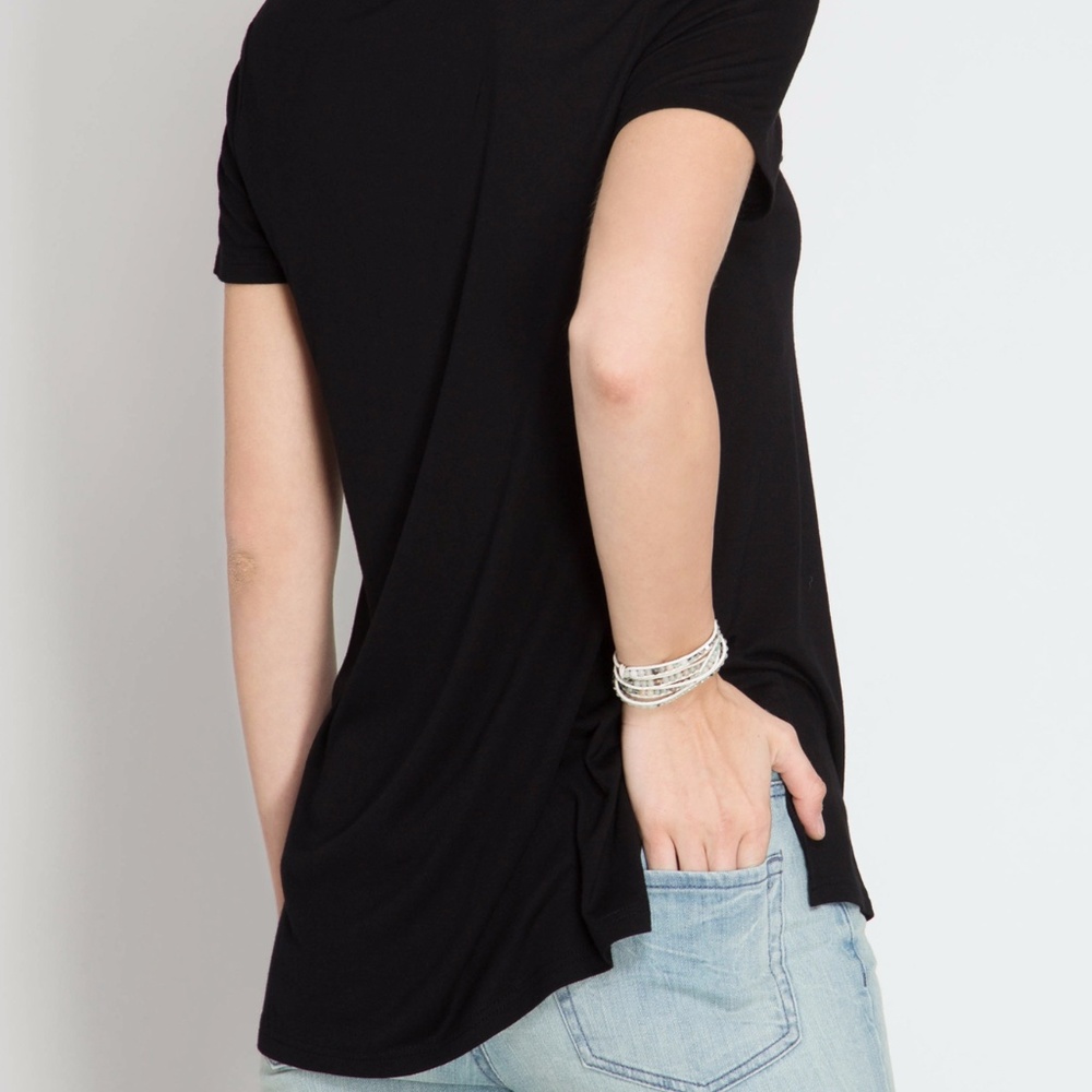 Black criss cross neckline short sleeve top - Picture 2 of 3