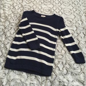 Loft knot sweater