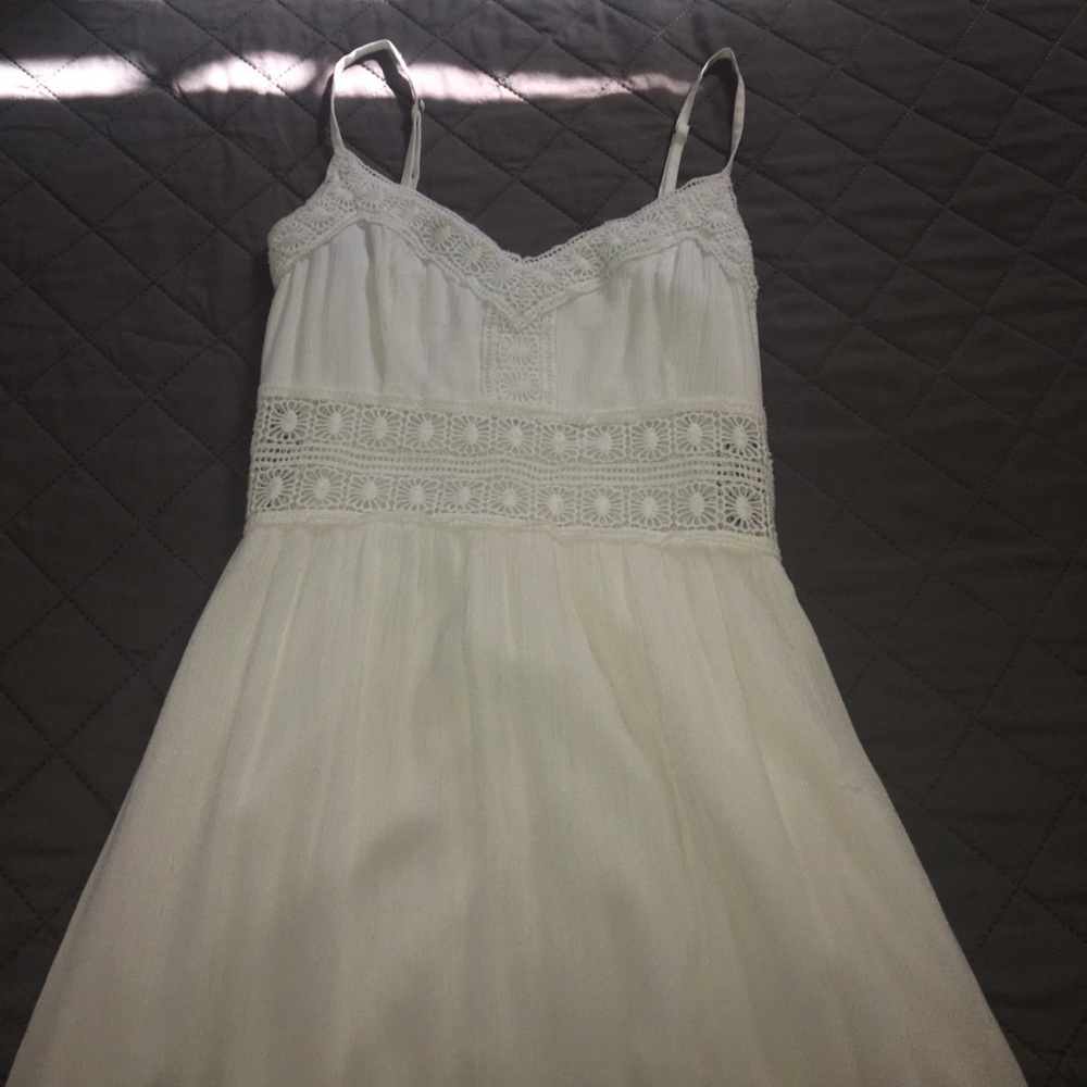 White lace Abercrombie & Fitch dress 👗 (NWOT)