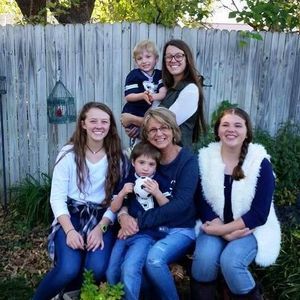 Meet your Posher, Lynn