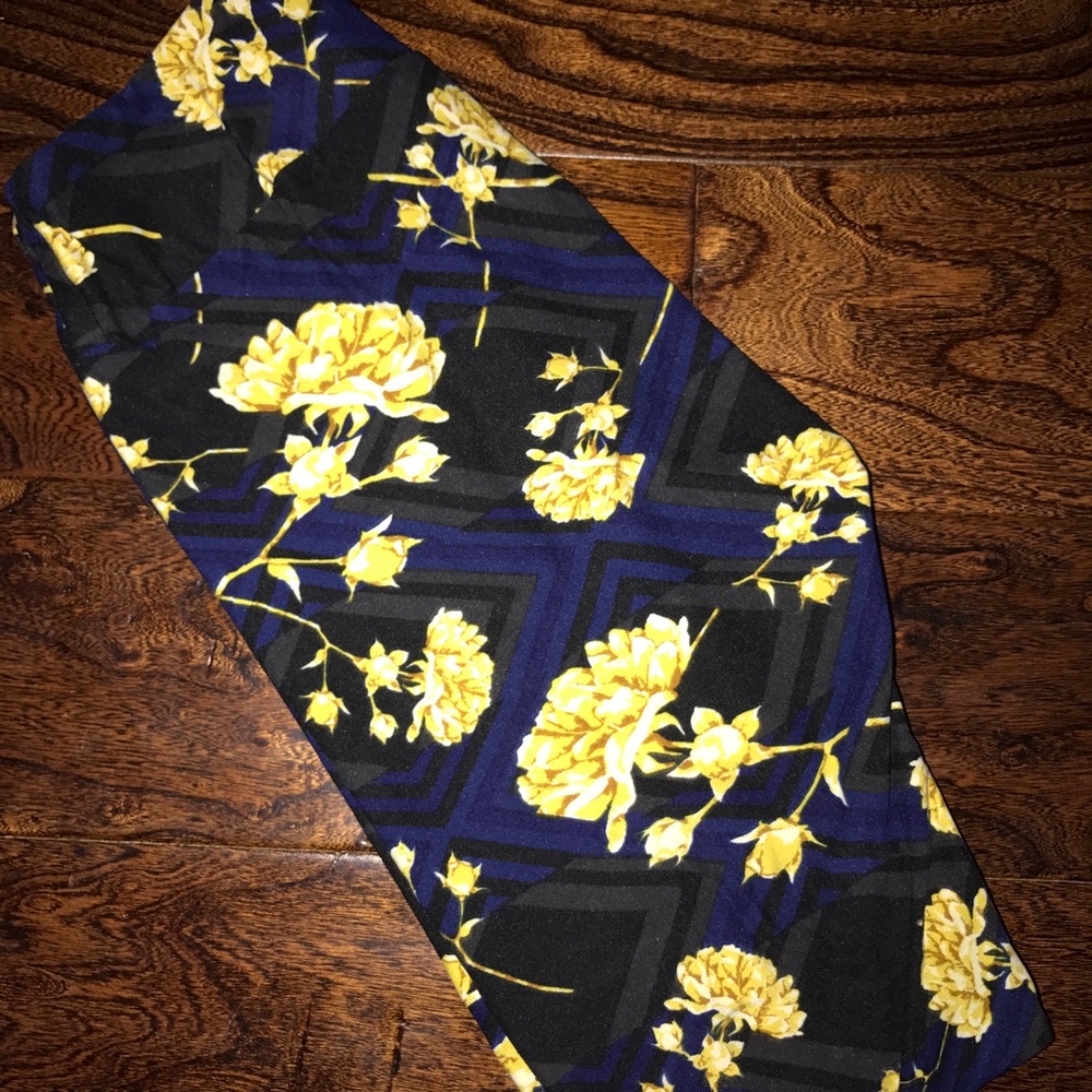 EUC OS Lularoe Geometric/Floral Leggings