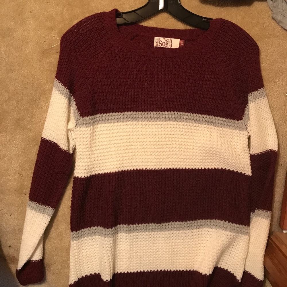 Maroon and white Knit sweater NWOT