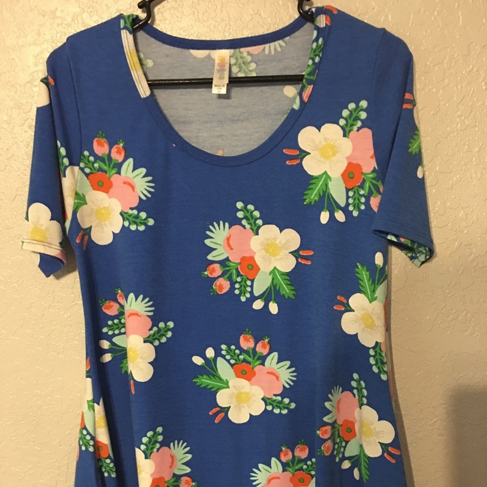 Lularoe xs perfect t!! EUC