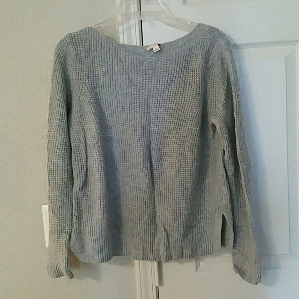 Gap sweater