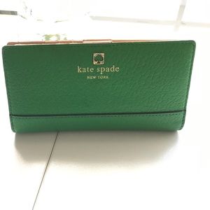 ♠️☘️Kate Spade Southport Avenue Stacey Wallet♠️☘️