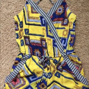 NWOT Romper w/pockets 💙💛