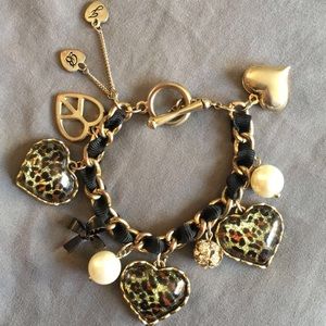 ‼️💖BETSEY JOHNSON CHARM BRACELET💖‼️