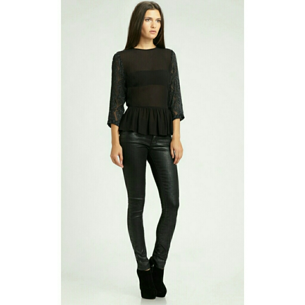 🆕 Sam & Lavi Blouse - Picture 2 of 4