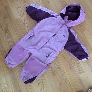 Toddler size 86 snow suit