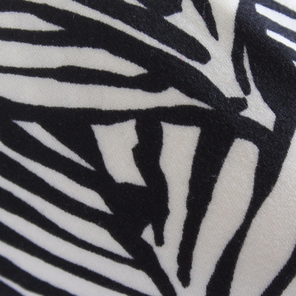 VICTORIA'S SECRET FABULOUS ZEBRA DEMI BRA 32D NWT - Picture 3 of 6