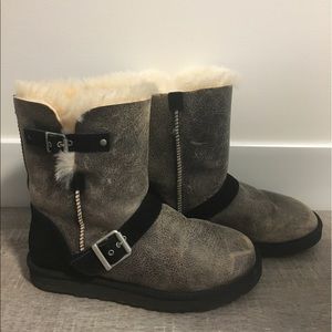 UGG BOOTS