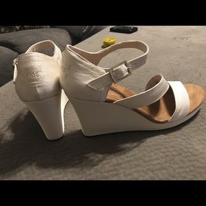 Toms Wedges