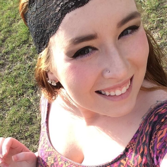 Meet your Posher, Abigail - Picture 3 of 6