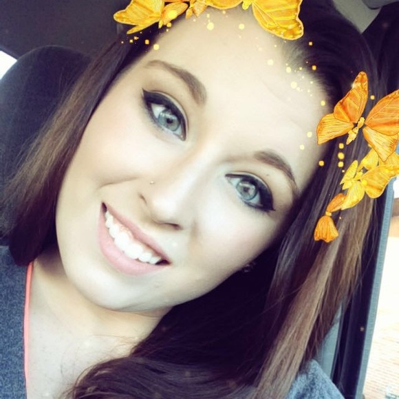 Meet your Posher, Abigail - Picture 4 of 6