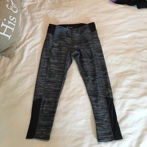 Capri workout legging size small