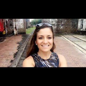 Meet your Posher, Lauren