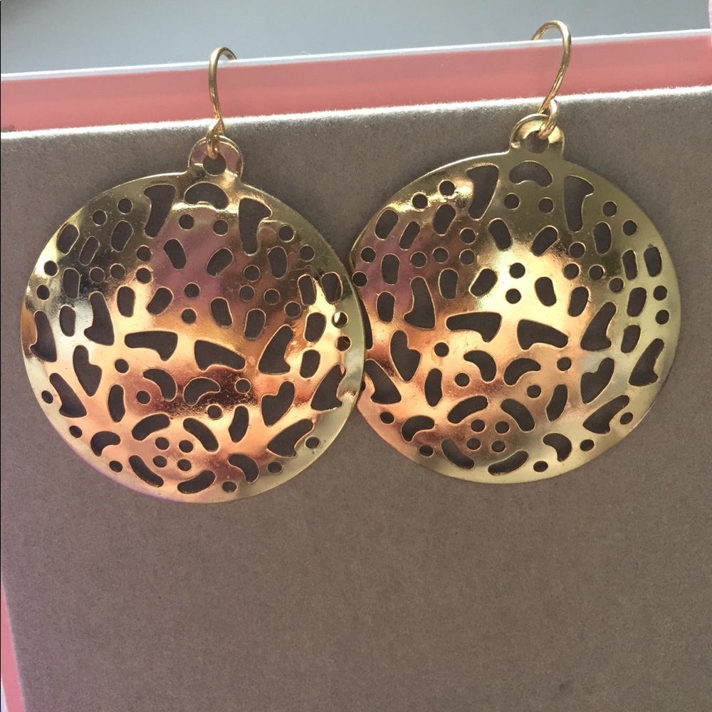 Gold Dangle Earrings 💜