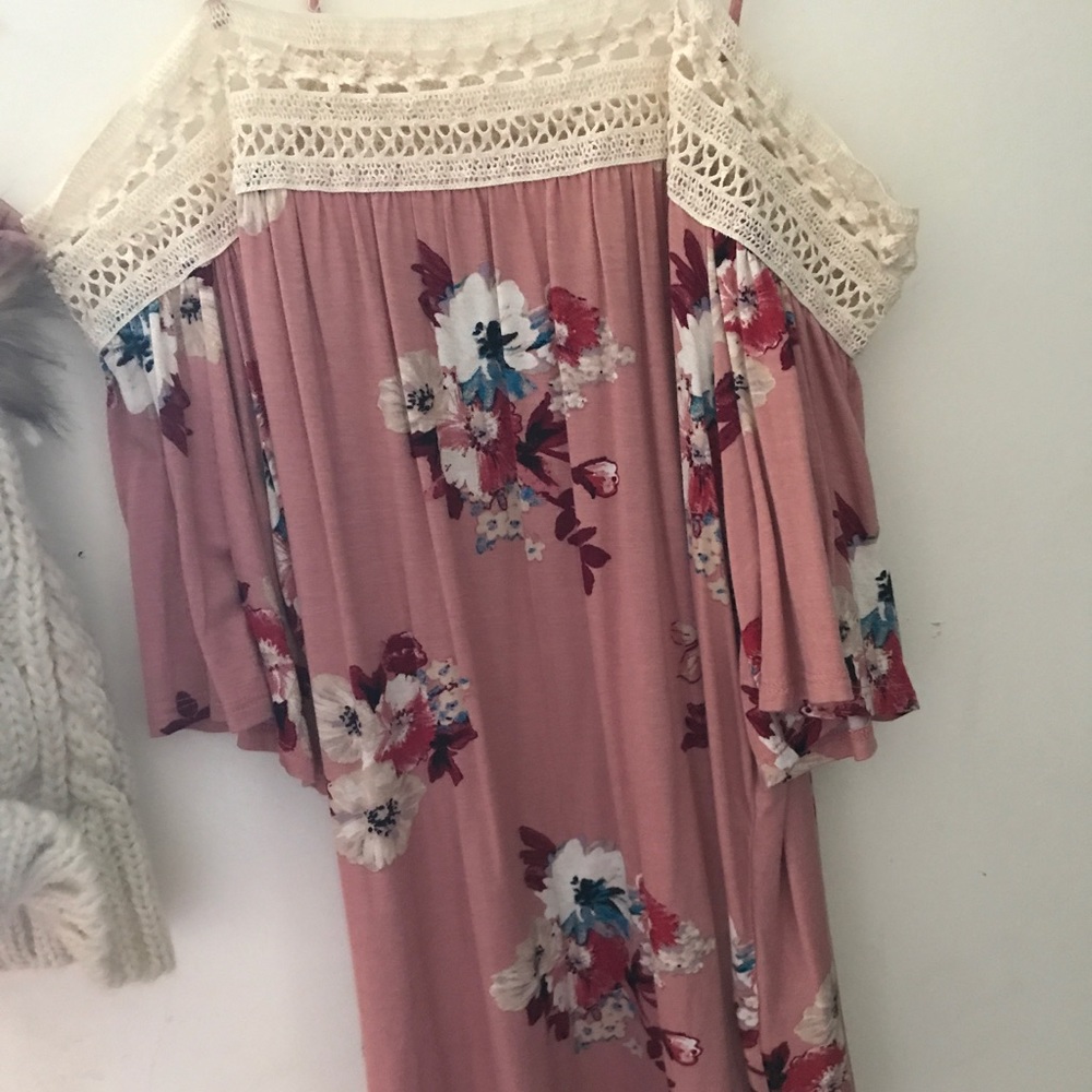 Women's floral t-shirt