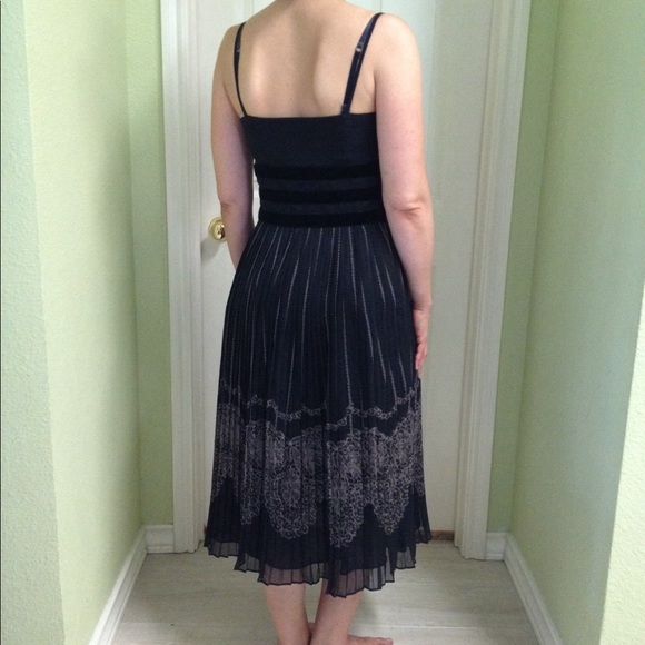 Ann Taylor Loft black maxi pleated dress - Picture 6 of 8