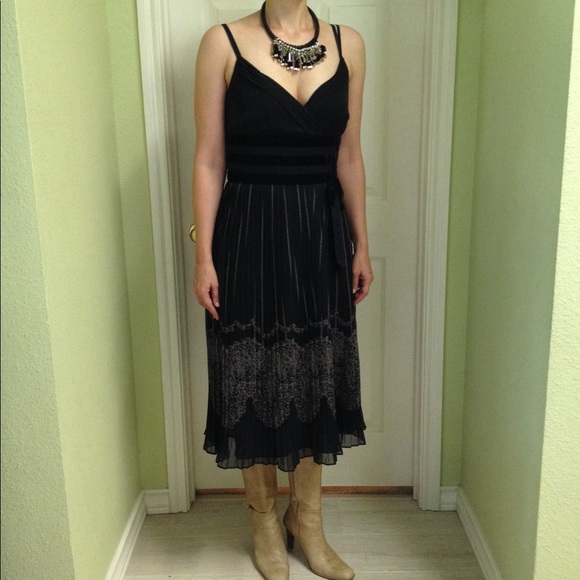 Ann Taylor Loft black maxi pleated dress - Picture 3 of 8