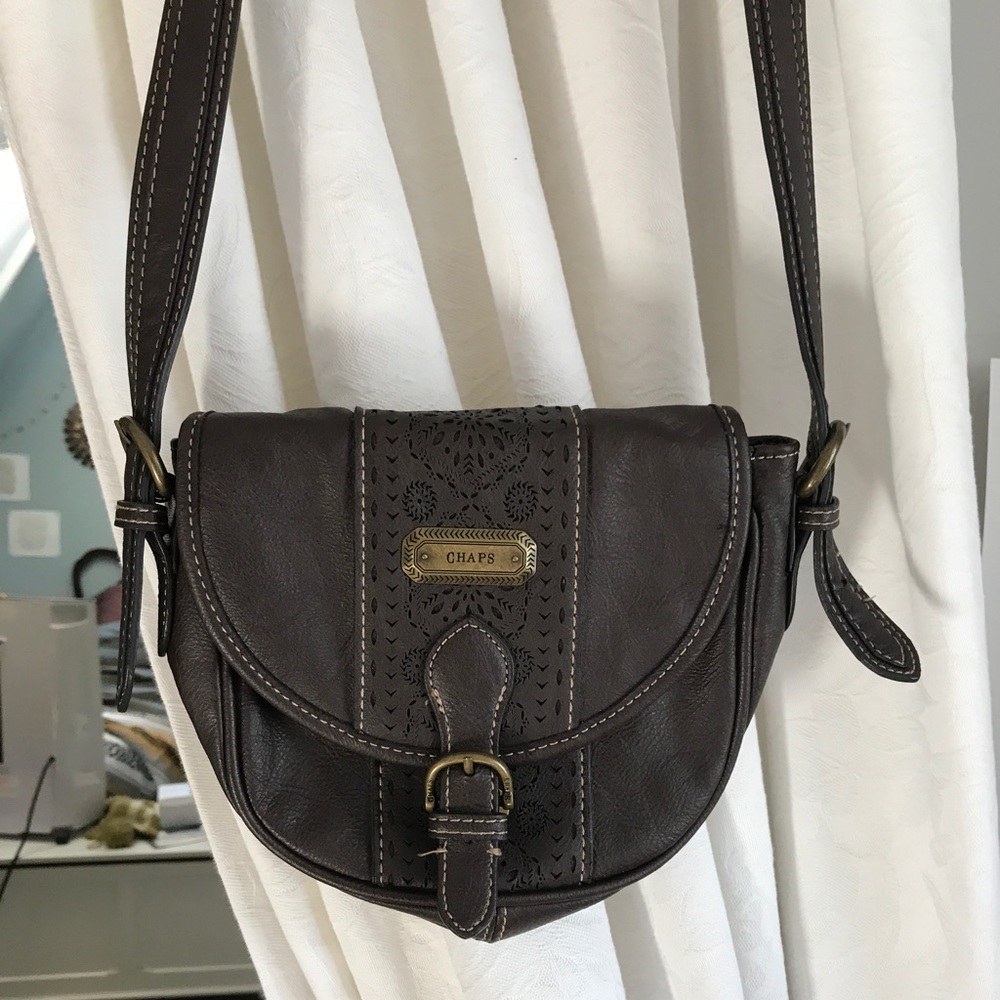 Cute faux leather purse!