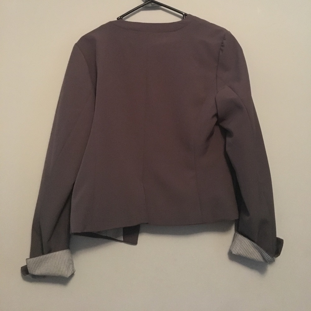 Blazer - Picture 3 of 3
