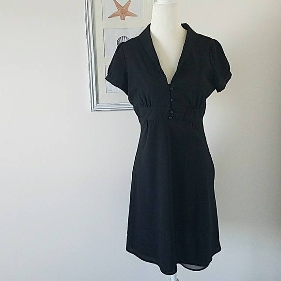 Old Navy Dresses & Skirts - Little black shift dress